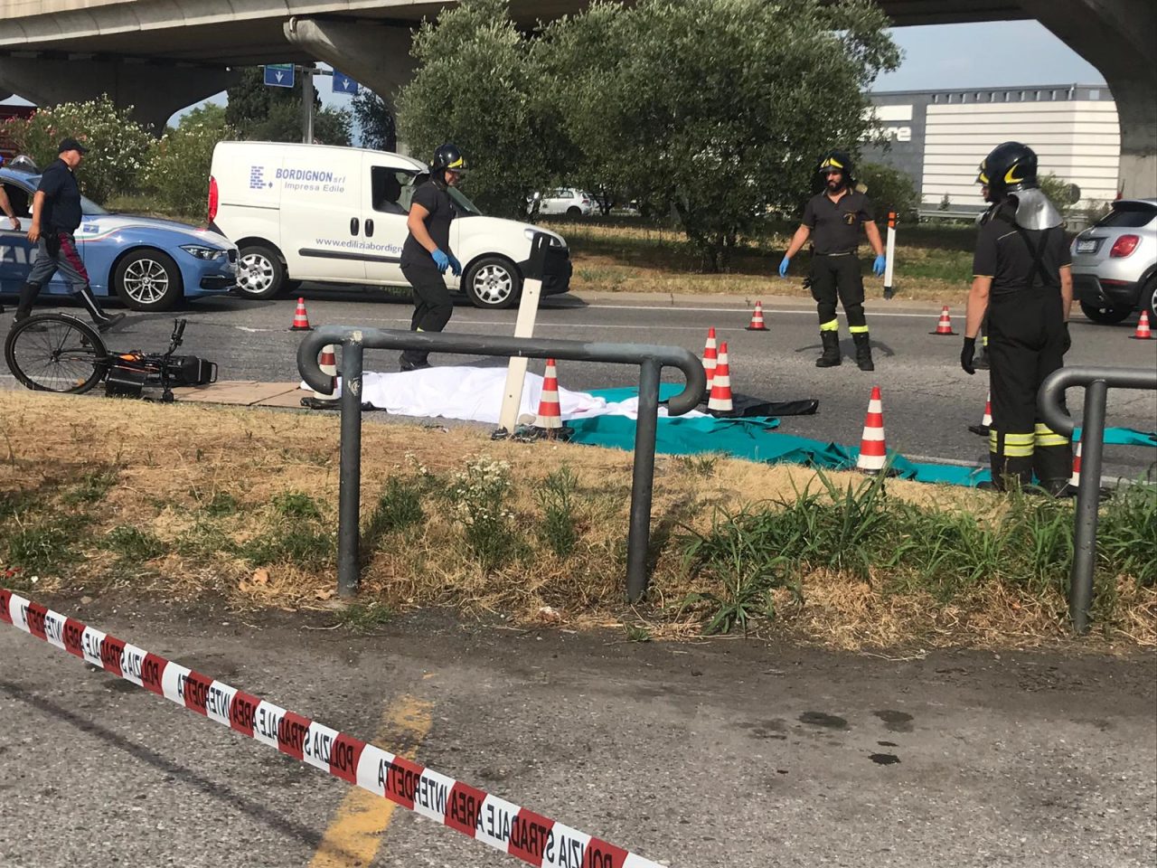 Ciclista investito da un camion: muore ex idraulico di Desenzano