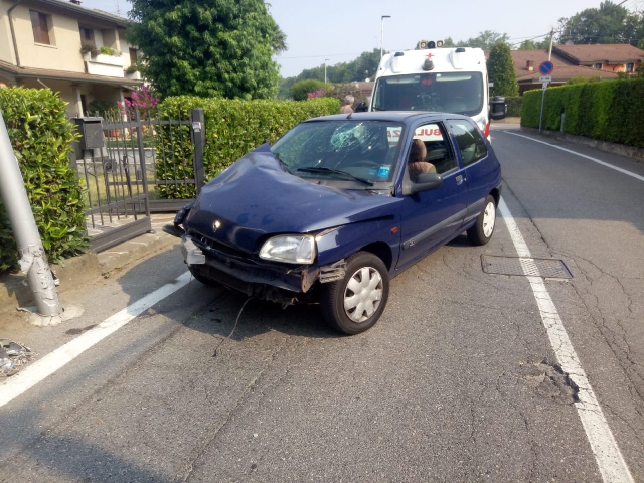 Incidente a Pontoglio: un’auto è finita contro un ostacolo