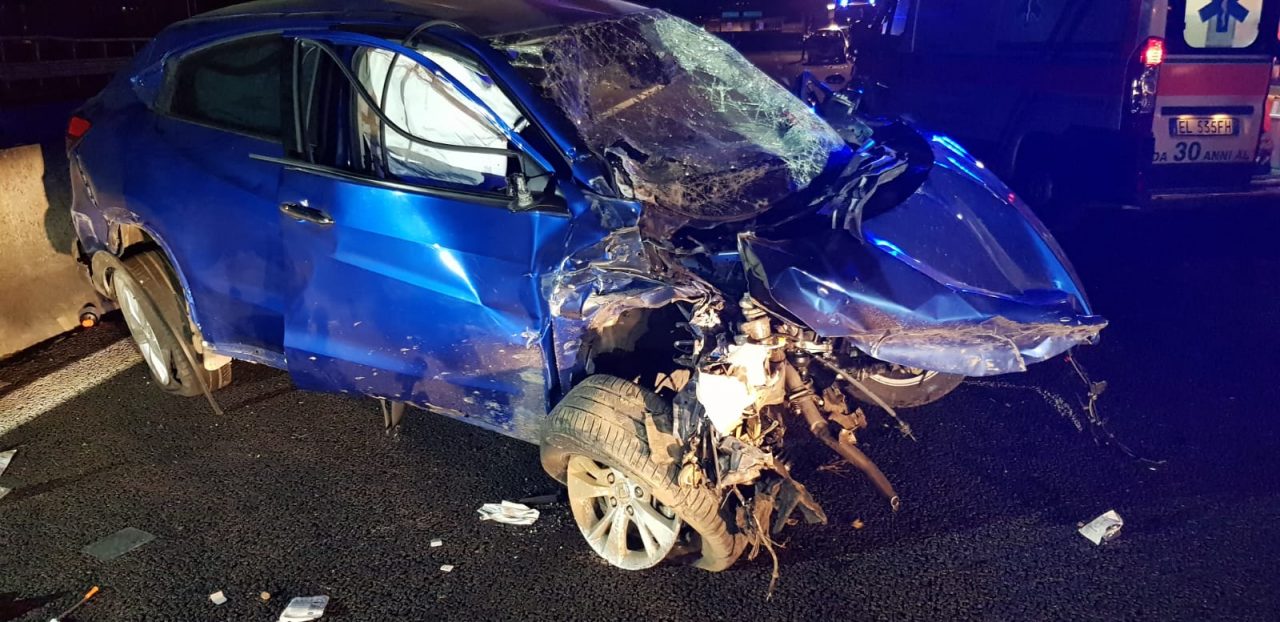 Terribile schianto in A4: nella notte ha perso la vita una 28enne