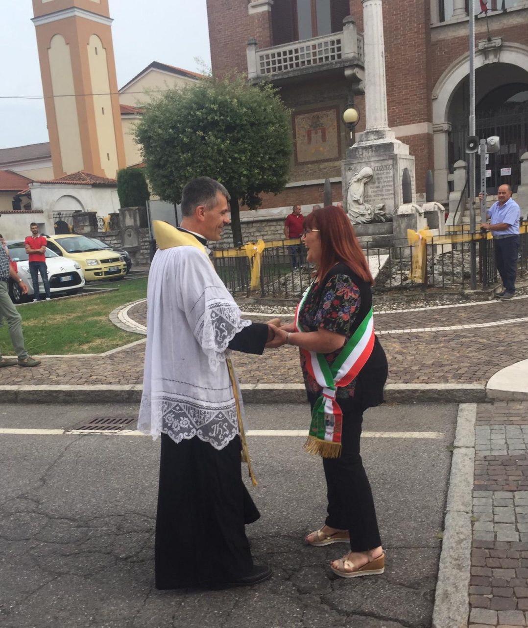 Comezzano Cizzago ha accolto il nuovo parroco