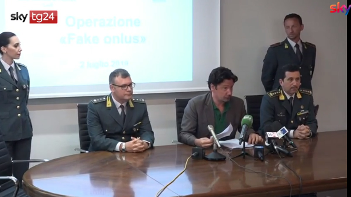 Finte onlus per accogliere i migranti: 11 arresti