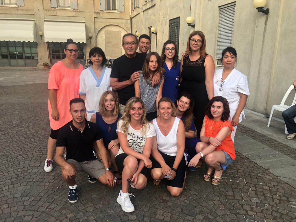 Seniga, torta fritta alla casa di riposo