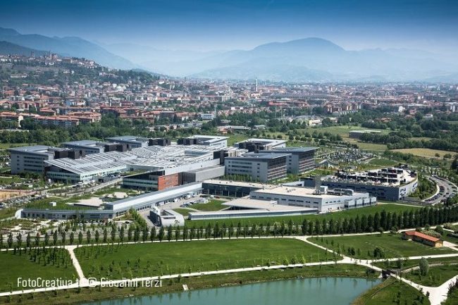 Ragazza bruciata viva in ospedale a Bergamo: è ancora mistero fitto