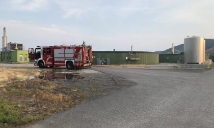 Fiamme in impianto biogas a Coccaglio: pompieri in azione