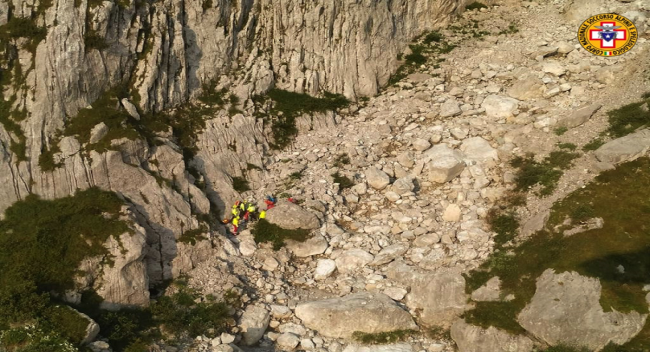 Precipita per cento metri: tragedia sulla Concarena