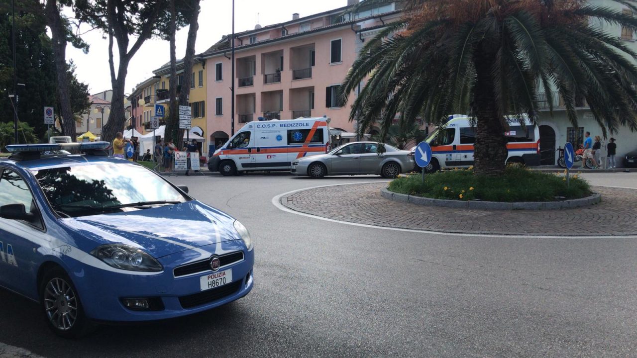 Non fanno andare la moglie alla toilette: aperitivo termina in rissa