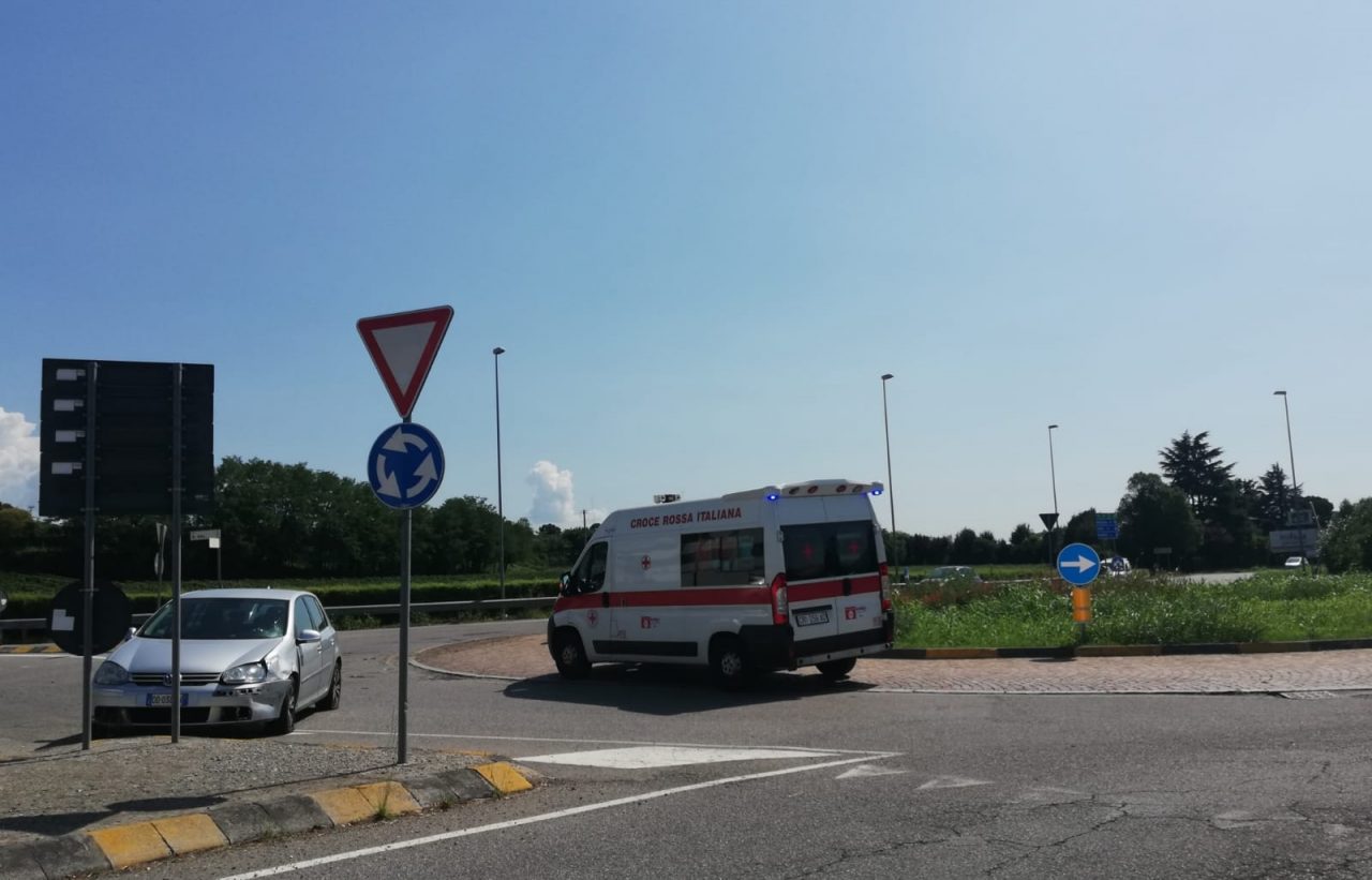 Paura a Erbusco per una caduta da moto