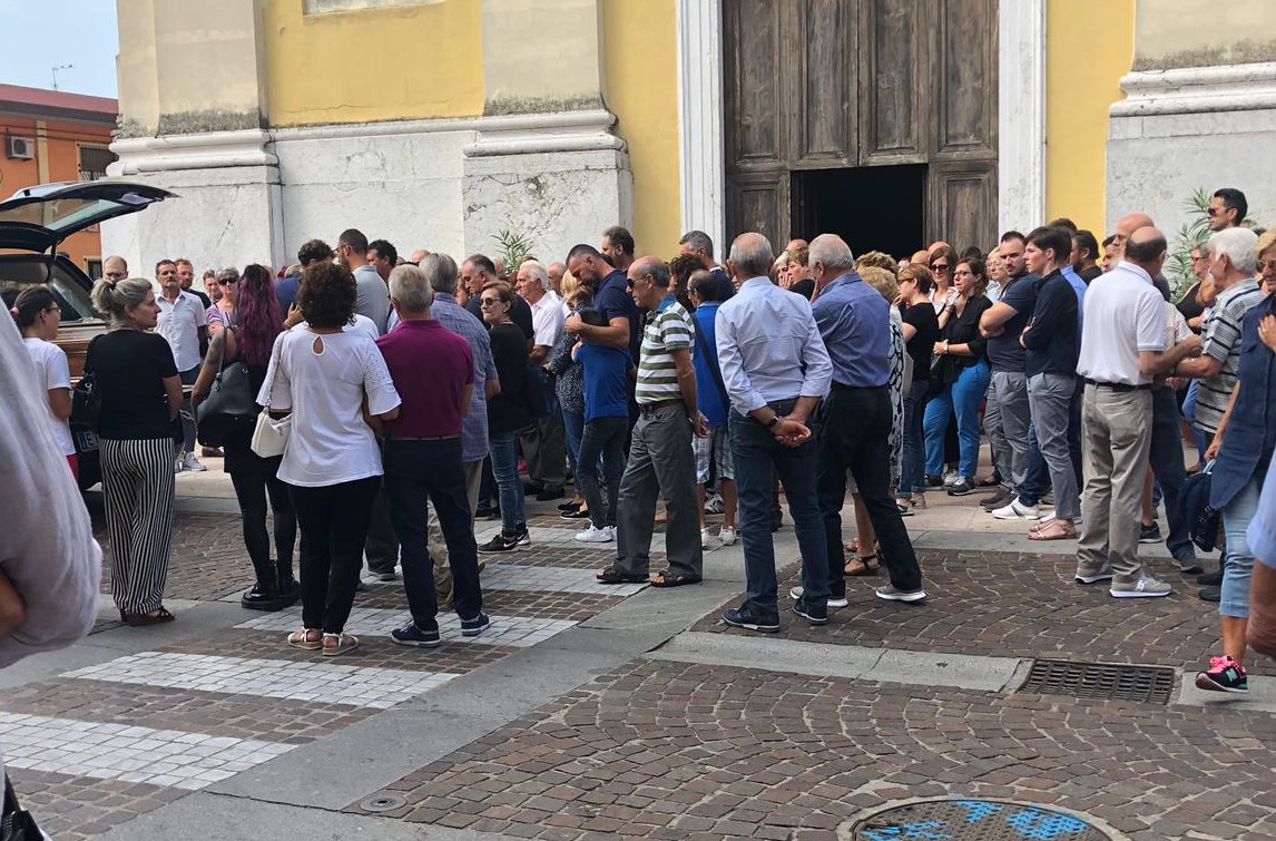 L’Ultimo addio al rudianese Angelo Baresi, morto folgorato