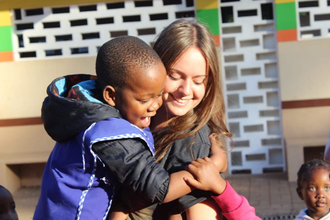 Invece di andare in vacanza hanno scelto di fare del bene