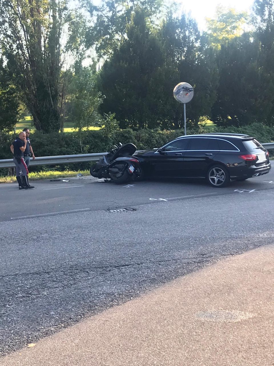 Grave schianto fra un’auto e una moto a Polpenazze