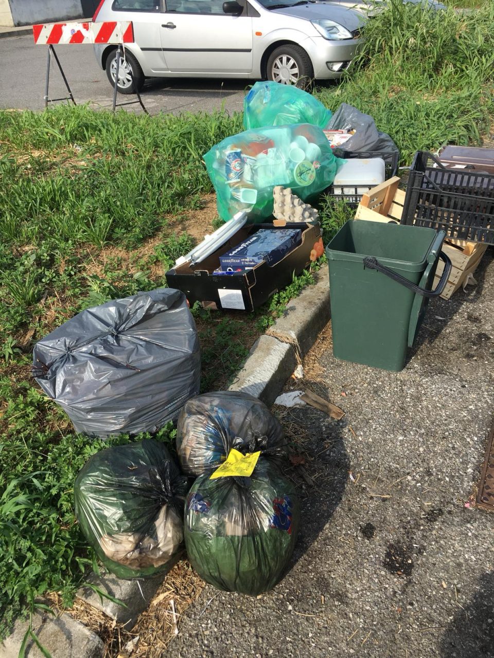 A Pompiano i cantonieri non raccoglieranno i sacchi di chi non fa la differenziata