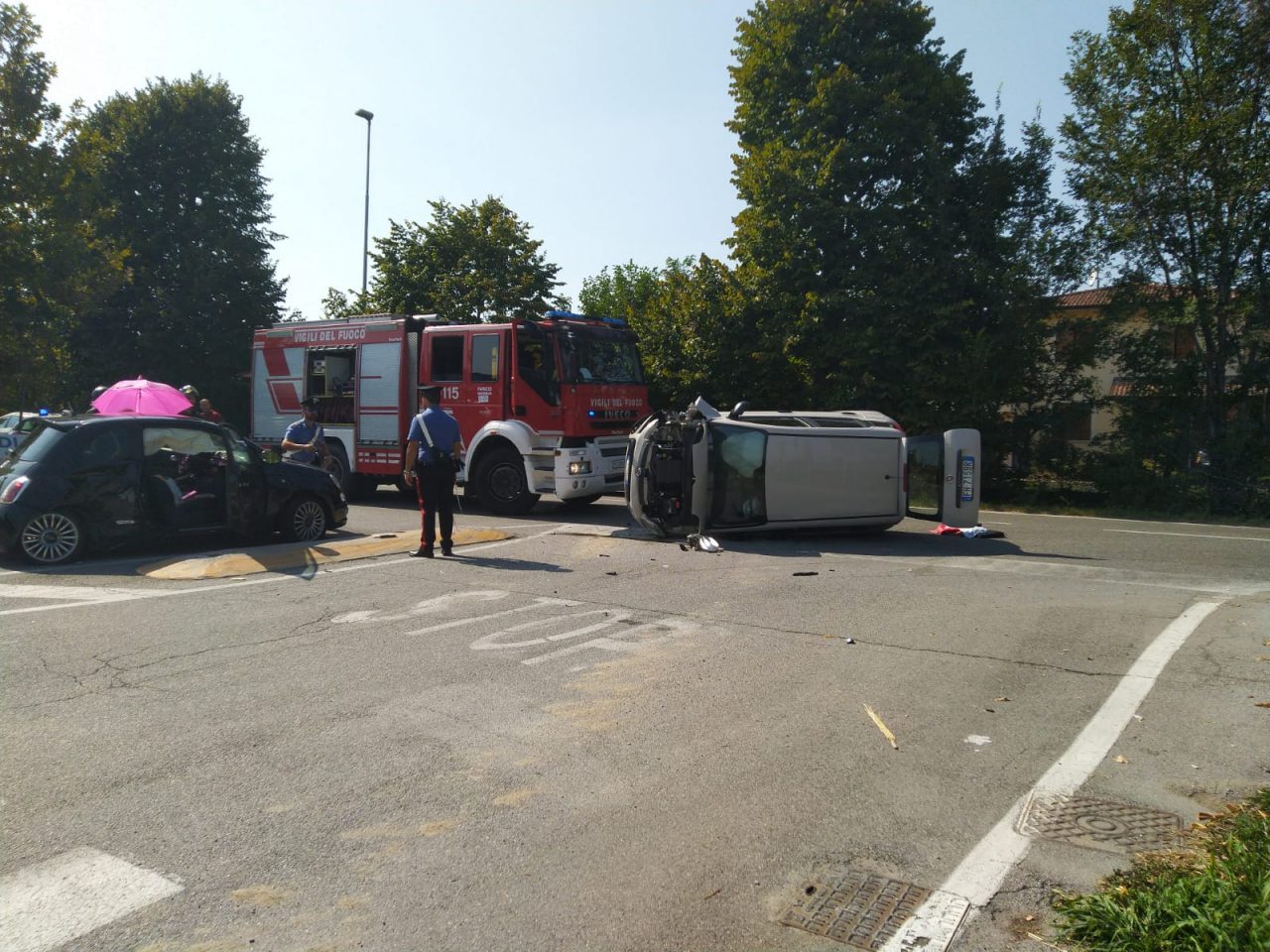 Auto si ribalta a Bassano, due feriti