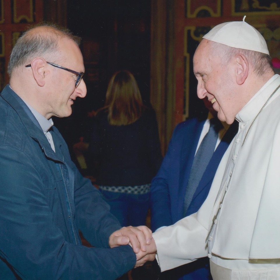Don Flavio Raineri è parroco di Cossirano