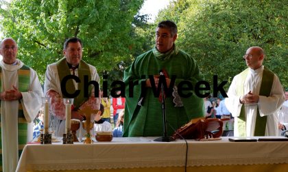 Chiari ha accolto il suo nuovo curato: benvenuto don Oscar! VIDEO