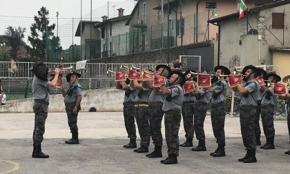 Bersaglieri da tutta la provincia sfilano a Castenedolo VIDEO