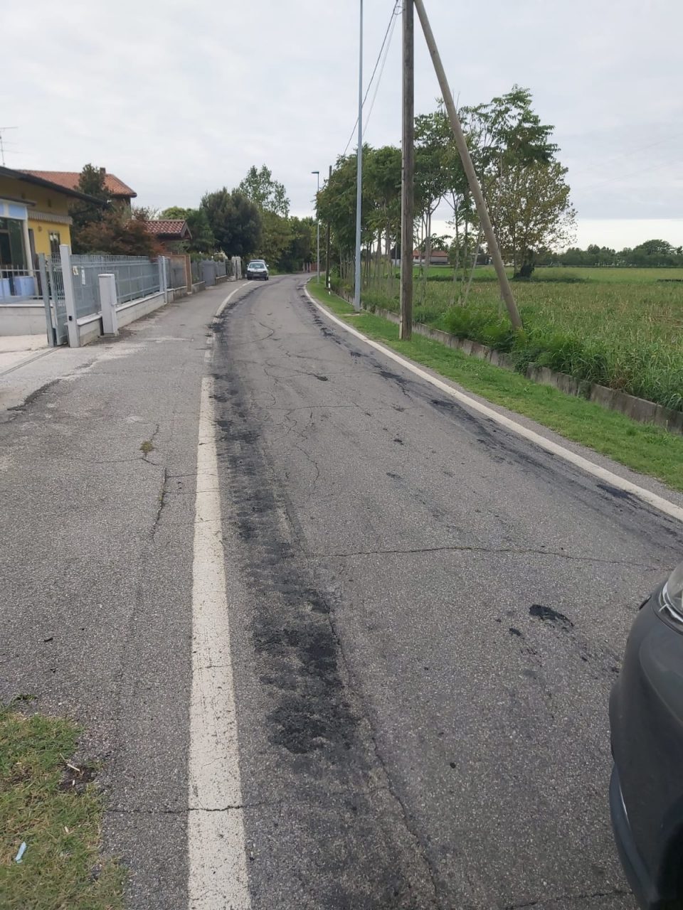 Perdita di fanghi per strada, i residenti finiscono in ospedale