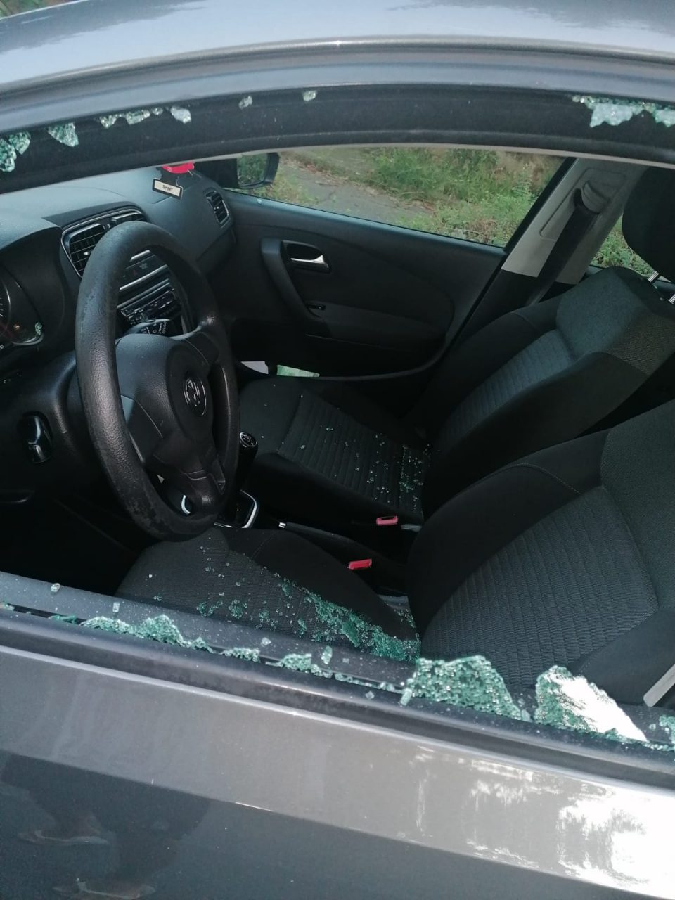 Ladri in azione nella notte a Palazzolo: danneggiate diverse auto