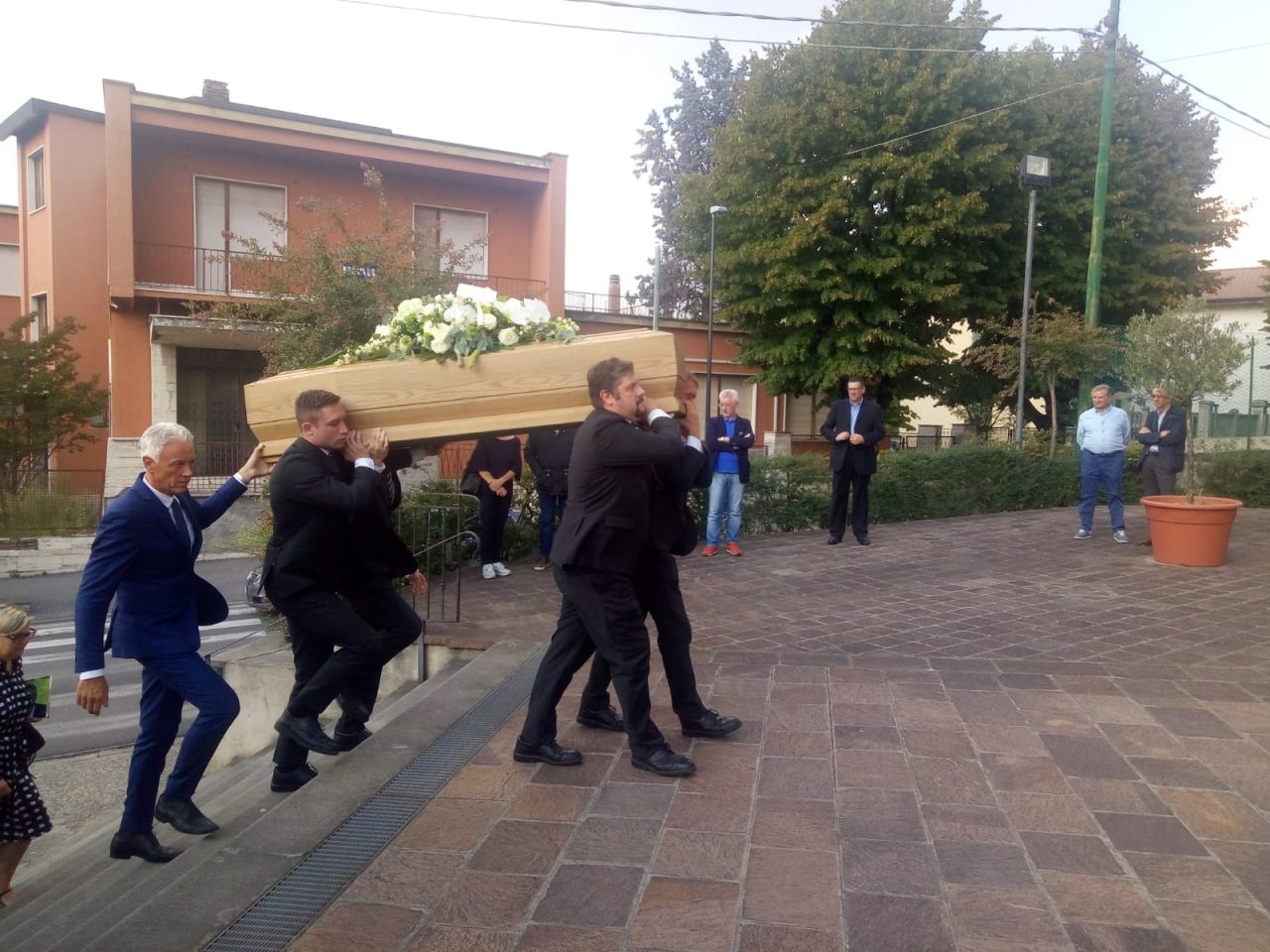 Palazzolo si è fermata per l’ultimo saluto a Valsecchi