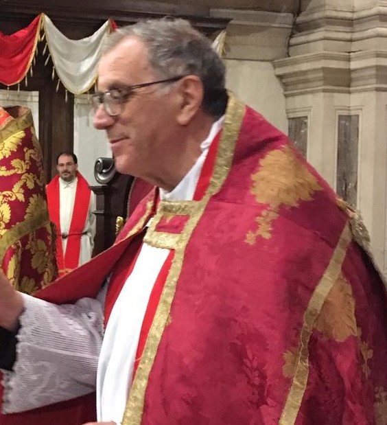 Il parroco di San Rocco a Palazzolo saluta i suoi fedeli