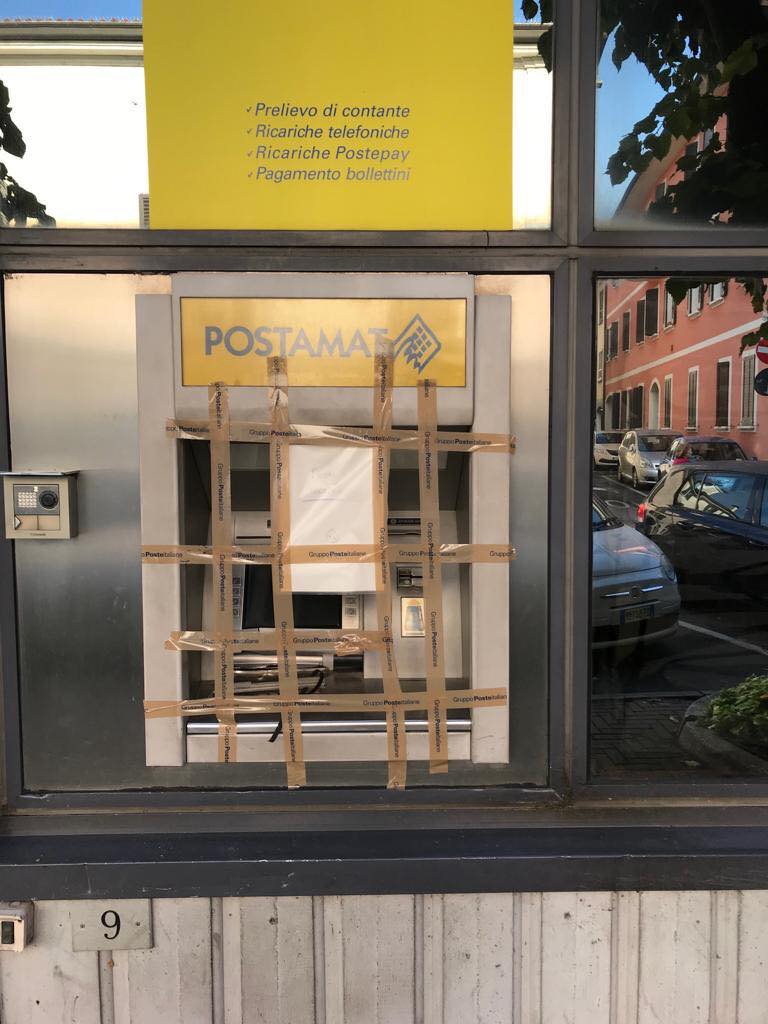 Orzinuovi: malviventi tentano di forzare il Postamat, ora fuori uso