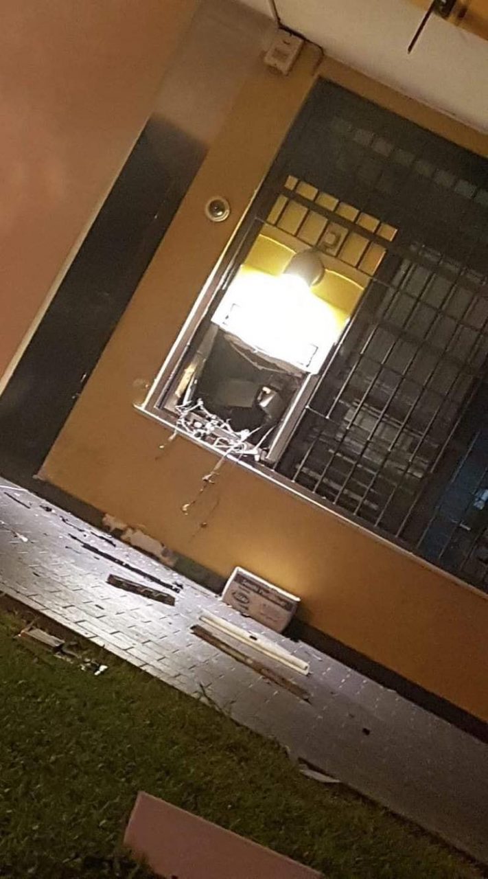 Assalto notturno allo sportello delle poste di Sirmione