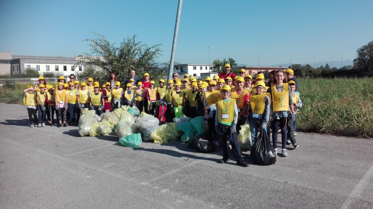 Le classi quinte di Borgosotto e Montichiari partecipano a Puliamo il mondo