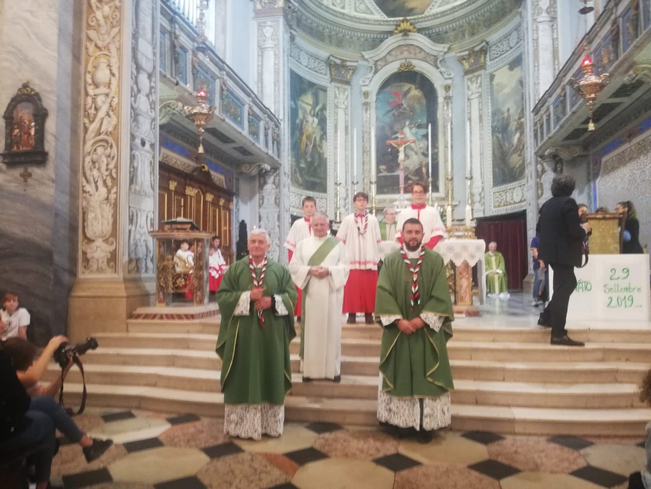 La comunità abbraccia i due nuovi vicari di Rovato