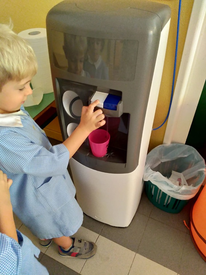 Basta plastica alla materna di Dello