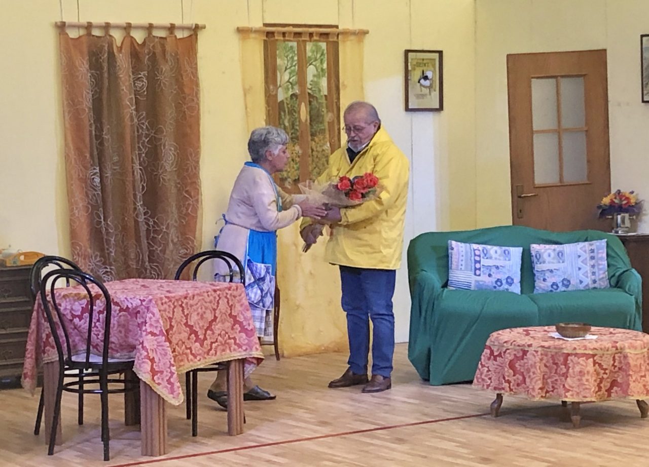 Brandico festeggia i nonni del paese