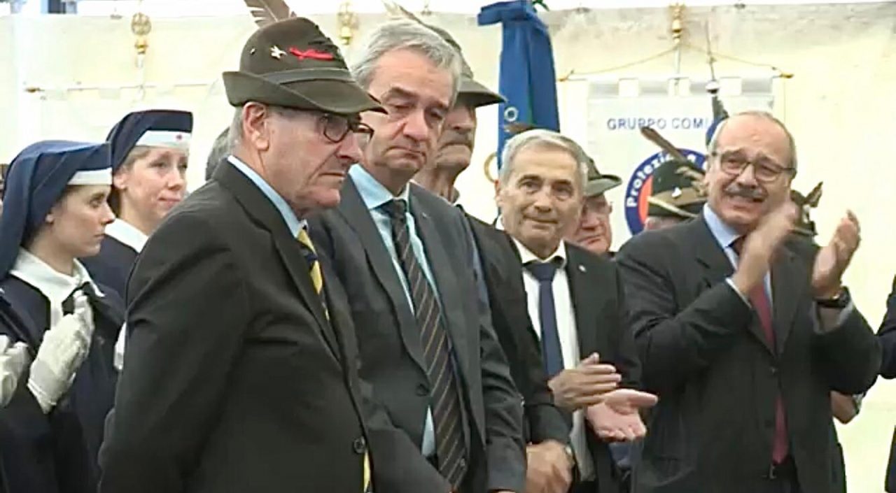Festa degli Alpini a Borgosatollo: Coccoli è Cavaliere della Repubblica