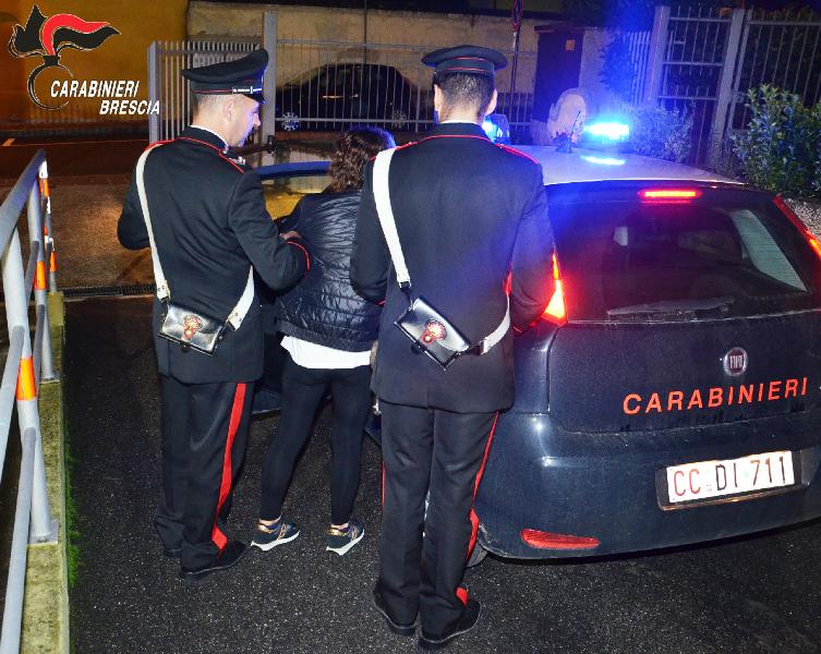 Tentata rapina con la scusa del pacco, presa la complice