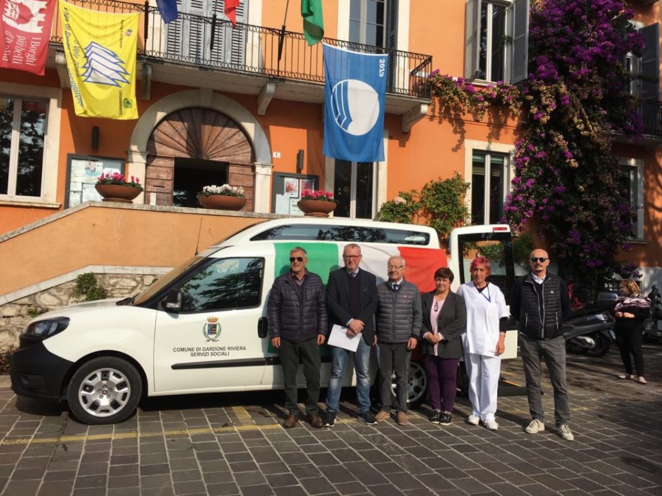 Inaugurazione autoveicolo per trasporto disabili a Gardone Riviera