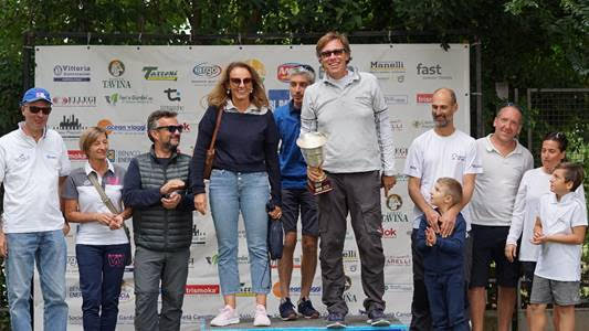 La Trevelica Salodiana  in scena nelle acque del Golfo di Salò