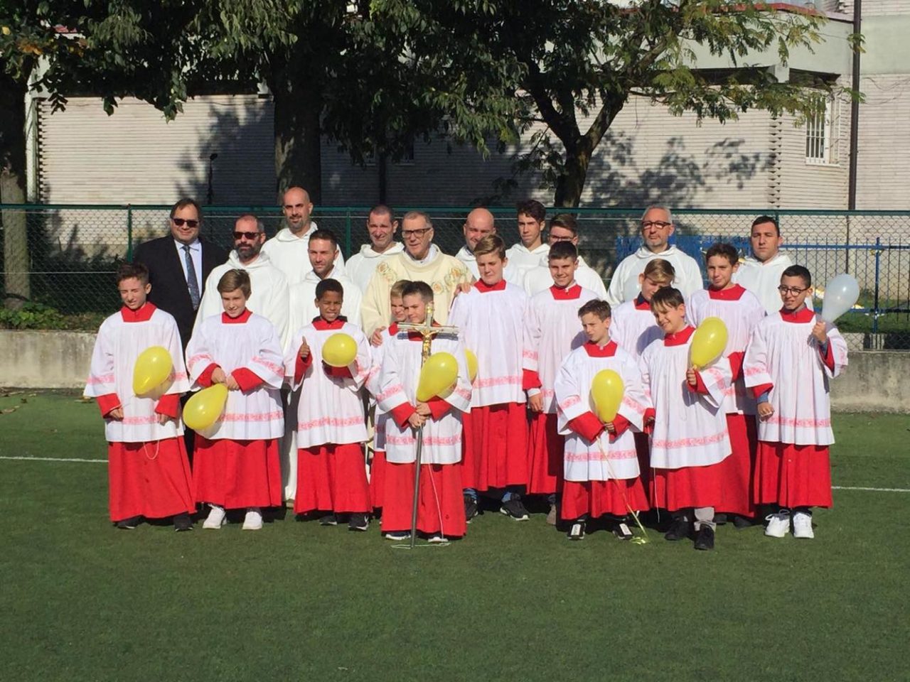 Palazzolo saluta don Gianni Mondini