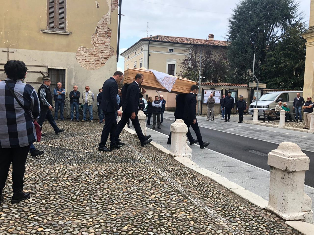 Celebrati i funerali di don Tossi a Castelcovati