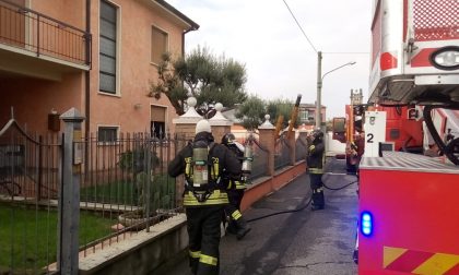 Incendio a Rudiano: vigili del fuoco in azione VIDEO