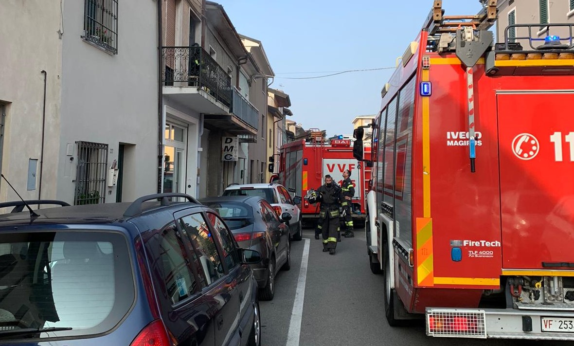 Incendio in un appartamento, paura in centro a Leno
