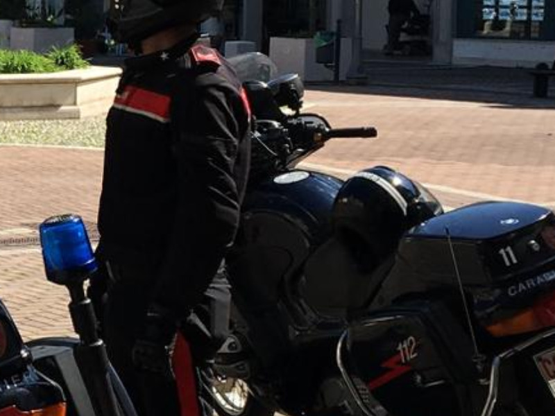 Al parco con coltello e tirapugni: denunciato un 17enne