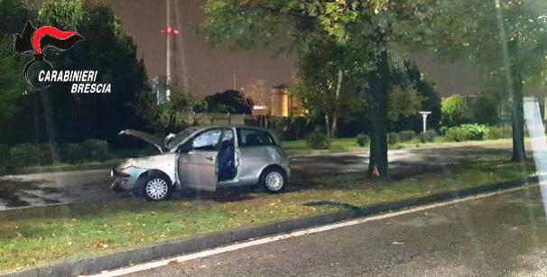 Tredicenne prende l’auto dei genitori con un coetaneo e si schianta