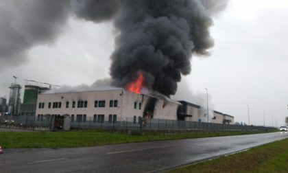 Incendio al caseificio Solat di Castelletto di Leno VIDEO