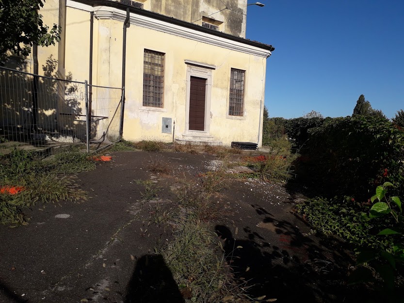 Il pavimento del sagrato di Quinzano sprofonda