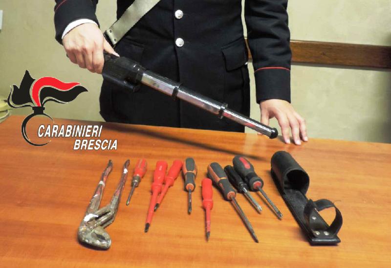Controlli dei Carabinieri, trovato un ricercato nelle case popolari di Manerbio