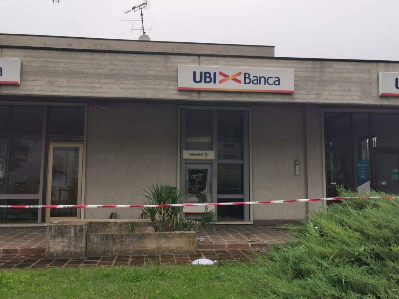 Esploso il bancomat Ubi di Remedello