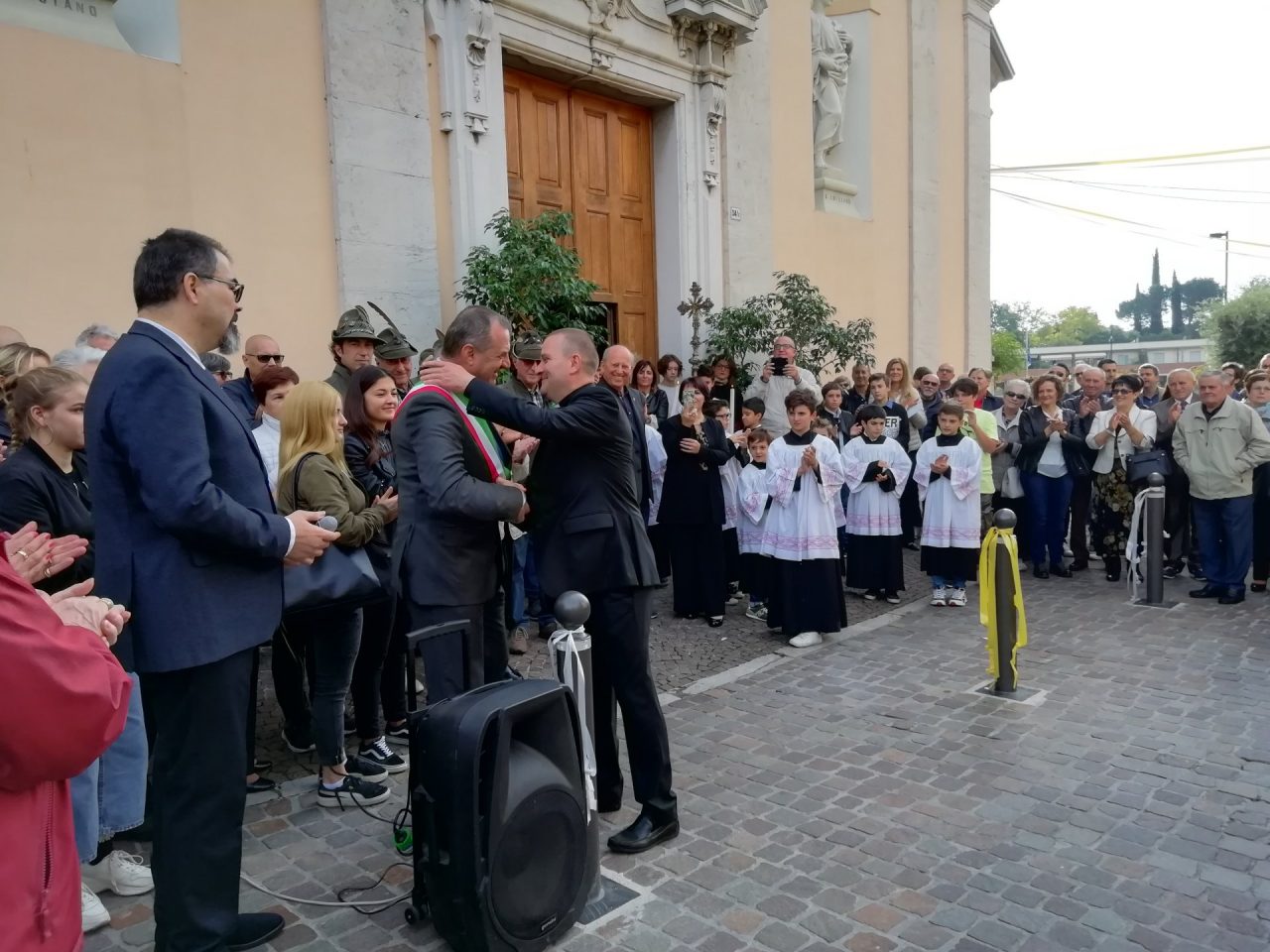 Padenghe accoglie  il nuovo parroco