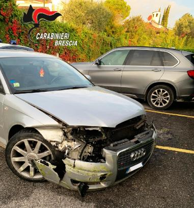 Non si ferma all’alt e si schianta contro un muro a Soiano