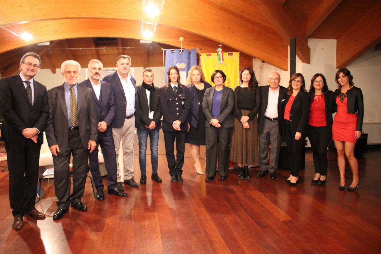 Istituzioni, forze dell’ordine e professionisti contro la violenza sulle donne