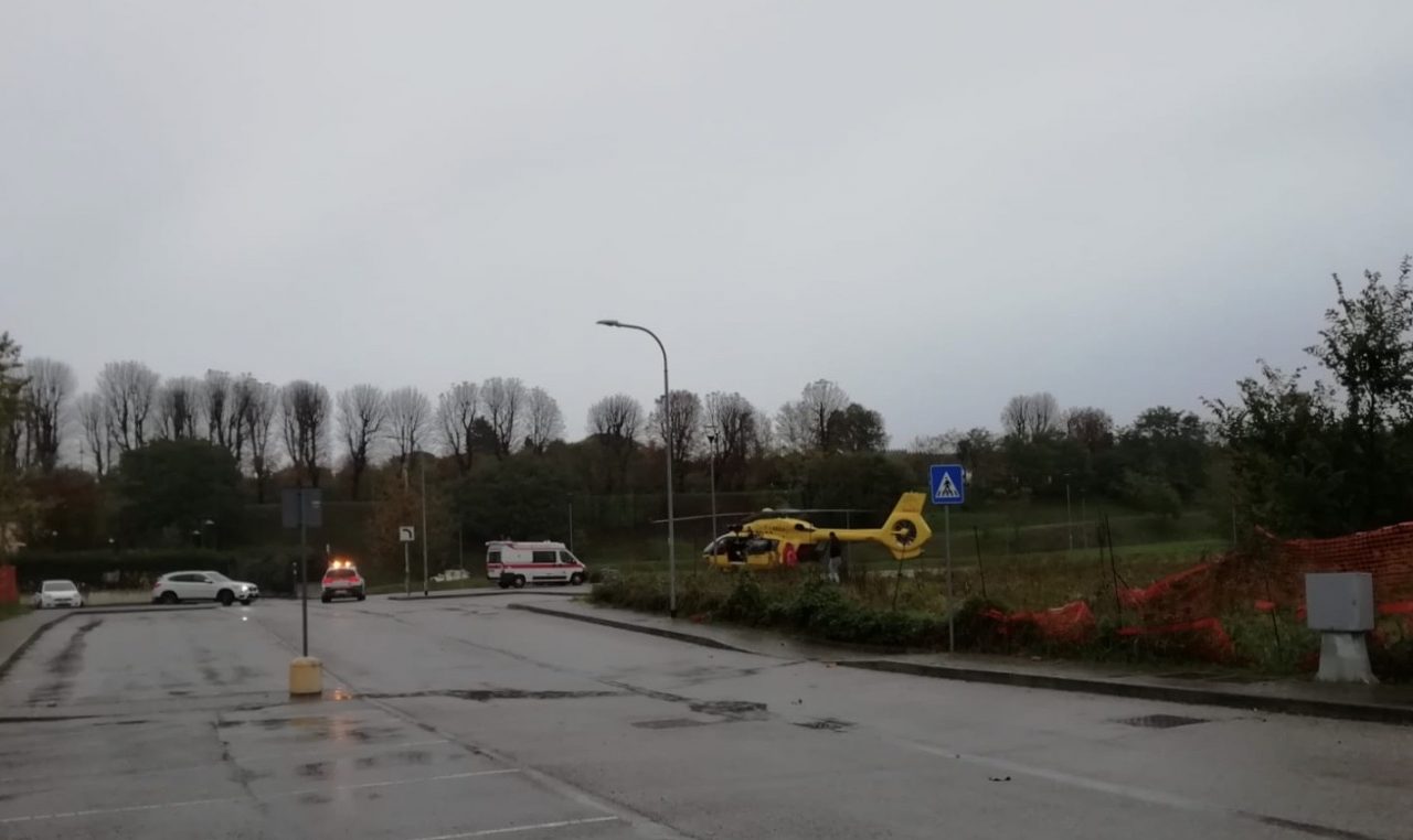 Infortunio sul lavoro a Lonato, grave operaio 41enne