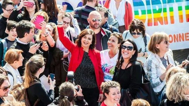 Iva al 10% sugli assorbenti, in 32 firmano l’emendamento Boldrini