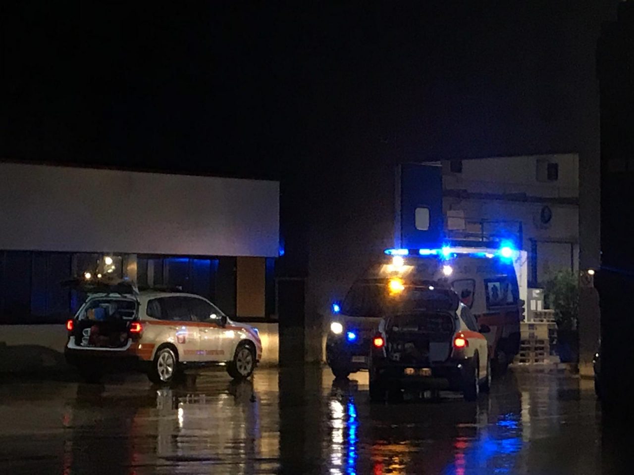 Arresto cardiaco al lavoro: il collega aveva provato a salvarlo, ma non ce l’ha fatta