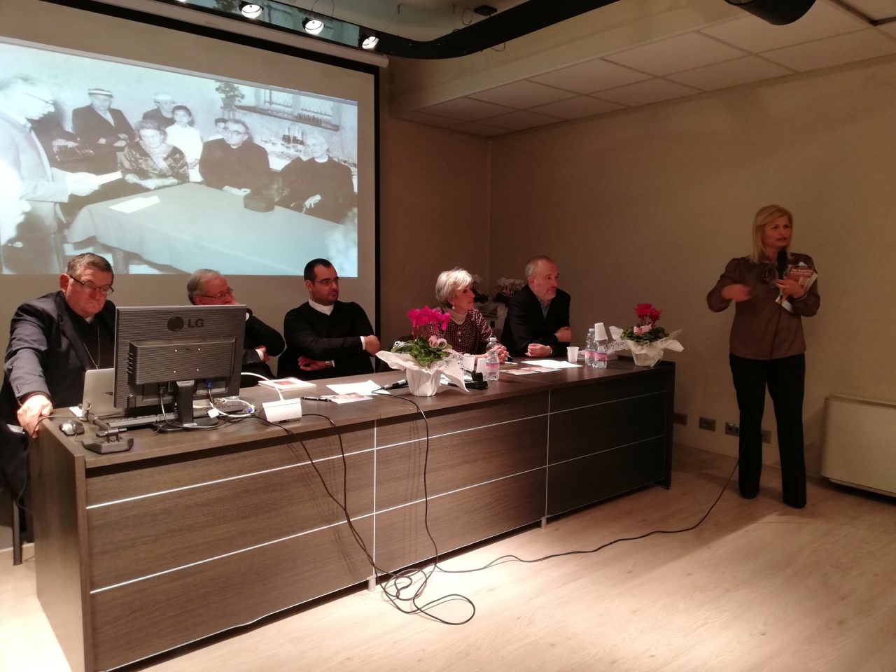 Pavone omaggia la memoria di mons. Davini